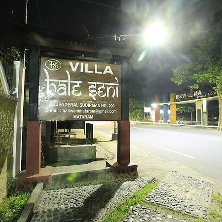 Villa Bale Seni Mataram Buitenkant foto