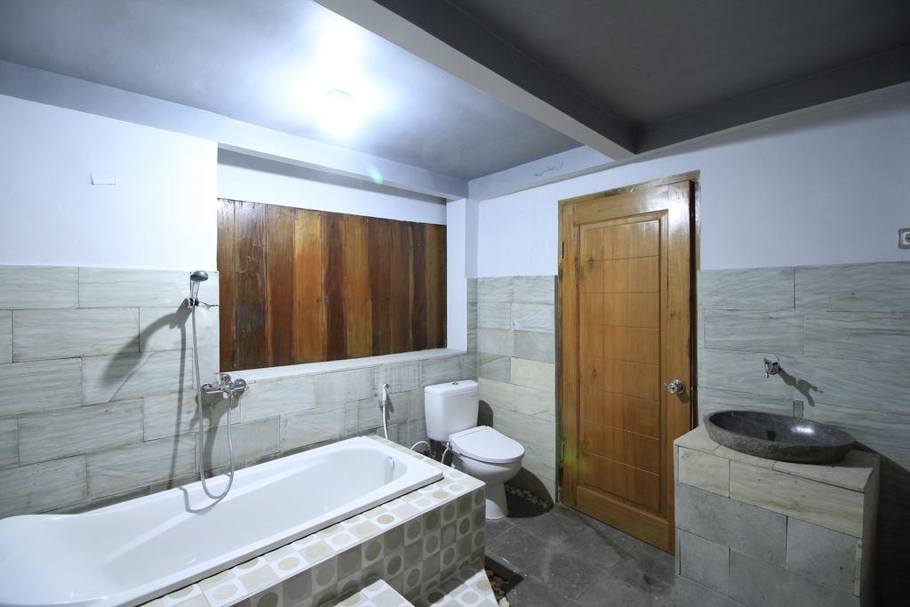 Villa Bale Seni Mataram Buitenkant foto