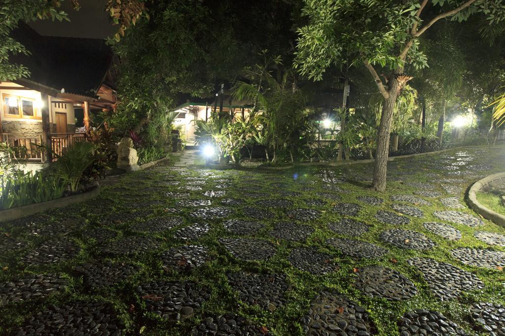 Villa Bale Seni Mataram Buitenkant foto