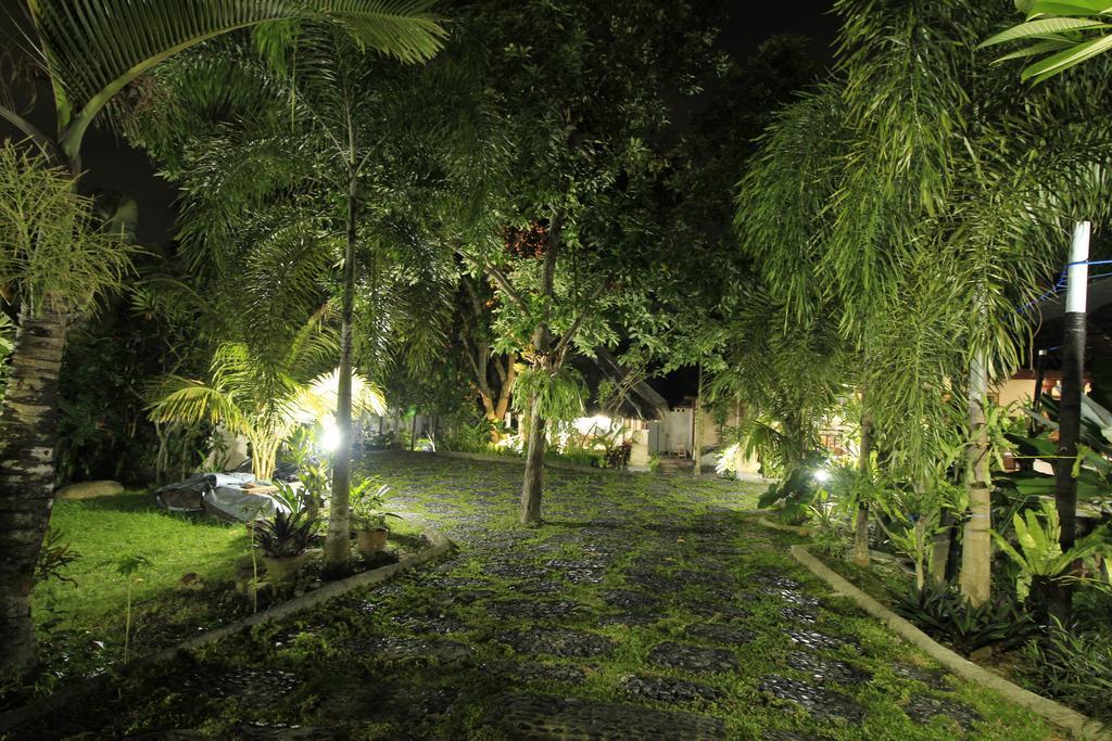 Villa Bale Seni Mataram Buitenkant foto