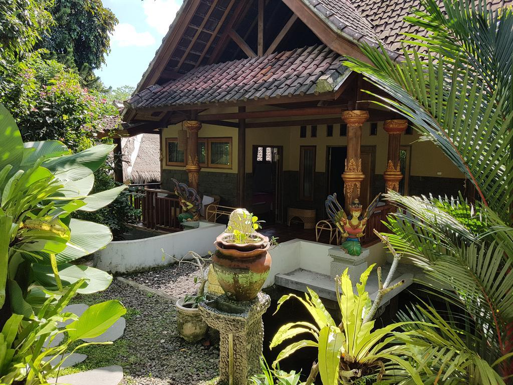 Villa Bale Seni Mataram Buitenkant foto
