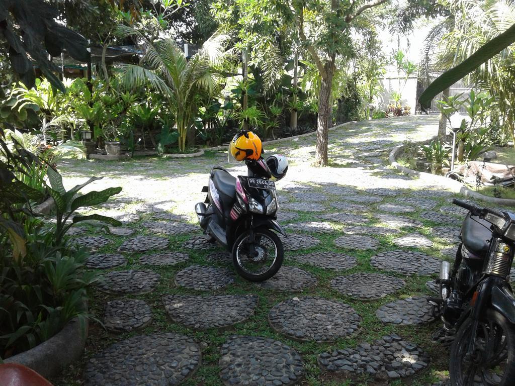 Villa Bale Seni Mataram Buitenkant foto