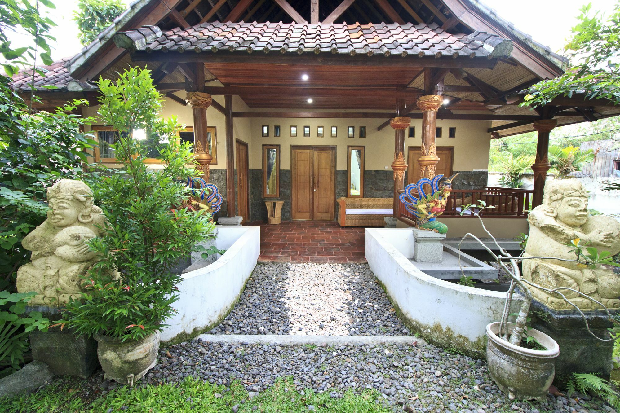 Villa Bale Seni Mataram Buitenkant foto